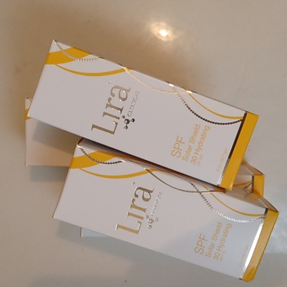 Lira clinical SPF solar shield 30 hydrating